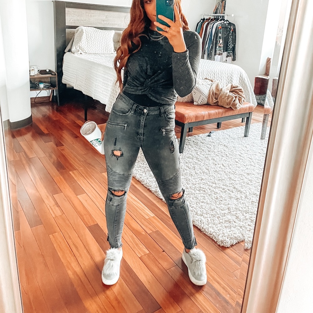 High waisted Windsor distressed jeans